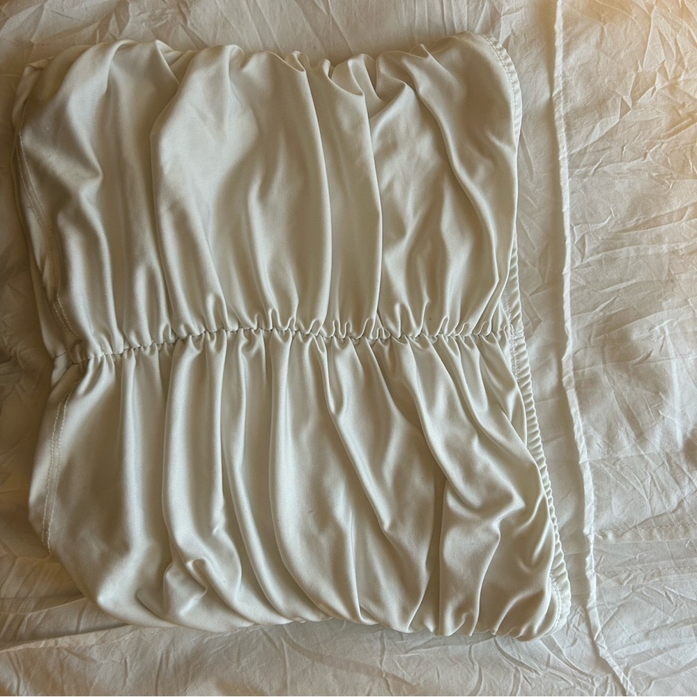 Woman’s Cream Ruched Tube Top